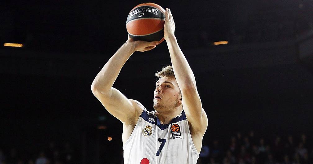 开云体育下载-包含门兴格拉德巴赫迎欧篮联关键赛，赛后队长鼓劲，质疑声仍在，轮换策略成焦点的词条