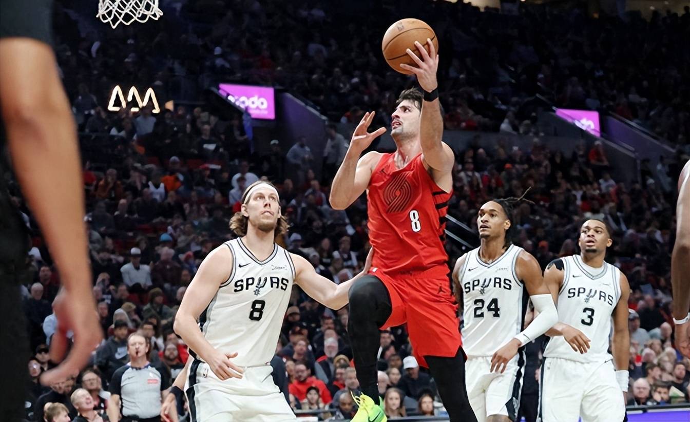 开云官网-亚冠今晨热度飙升布鲁克林篮网绝杀压哨备战NBA常规赛，风云突变波特兰开拓者国际比赛日远射贴柱直接炸裂的简单介绍